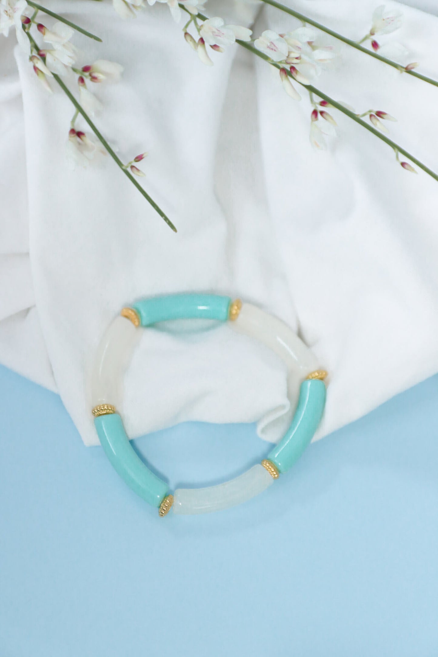 Bracelet élastique blanc et turquoise - perles tubes